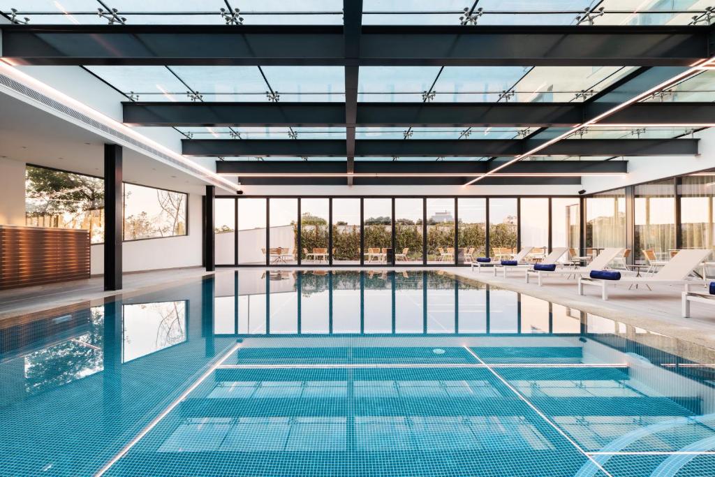 Piscina interior aquecida